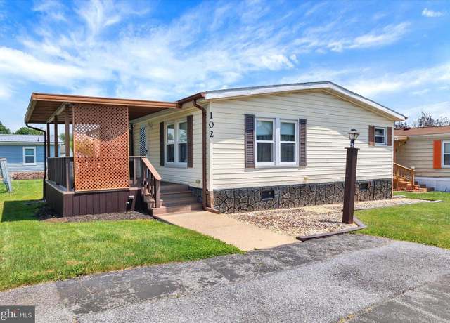 Property at 102 Thrush Ct S, Lancaster, PA 17603, 3 beds, 2 baths