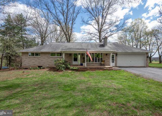 Property at 2860 Blackberry Rd, Dover, PA 17315, 3 beds, 1.5 baths