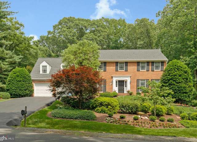 Property at 3403 Miller Heights Rd, Oakton, VA 22124, 4 beds, 4 baths