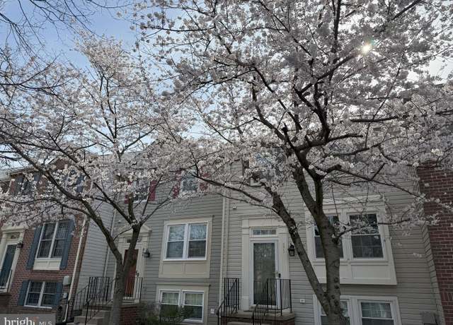 Property at 871 Chestnutview, Chestnut Hill Cove, MD 21226, 3 beds, 2.5 baths