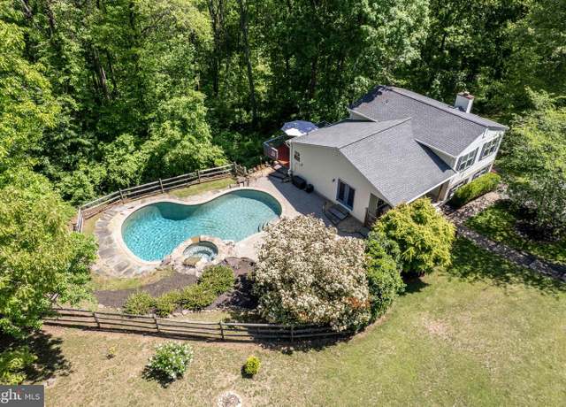 Property at 1300 Crestwood Dr, Westminster, MD 21157, 3 beds, 3 baths