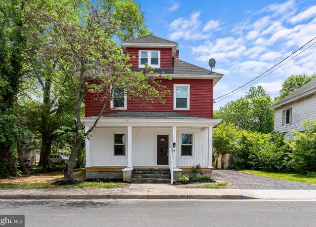 Property at 10 E Chestnut St, Delmar, MD 21875, 5 beds, 2 baths