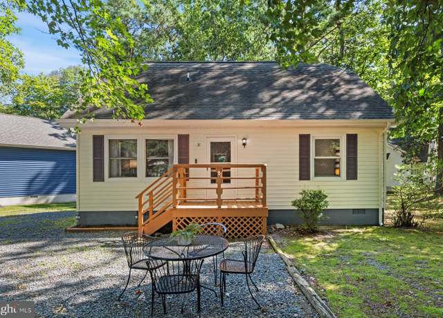 Property at 31 Nottingham Ln, Berlin, MD 21811, 4 beds, 2 baths