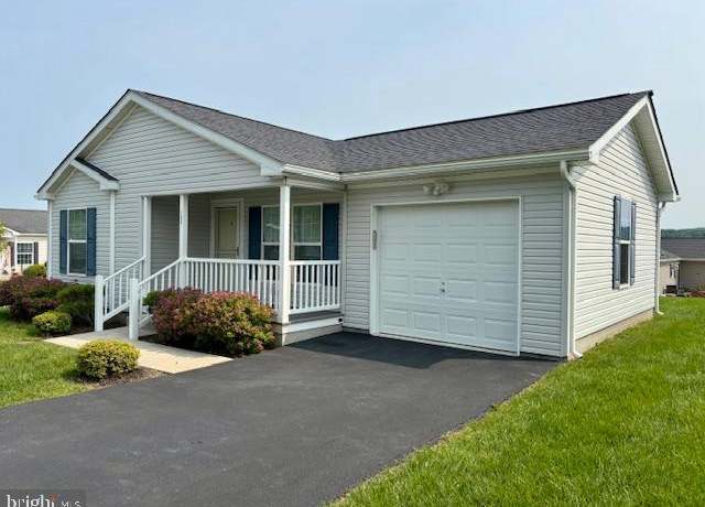 Property at 132 Westin Rd, Douglassville, PA 19518, 3 beds, 2 baths