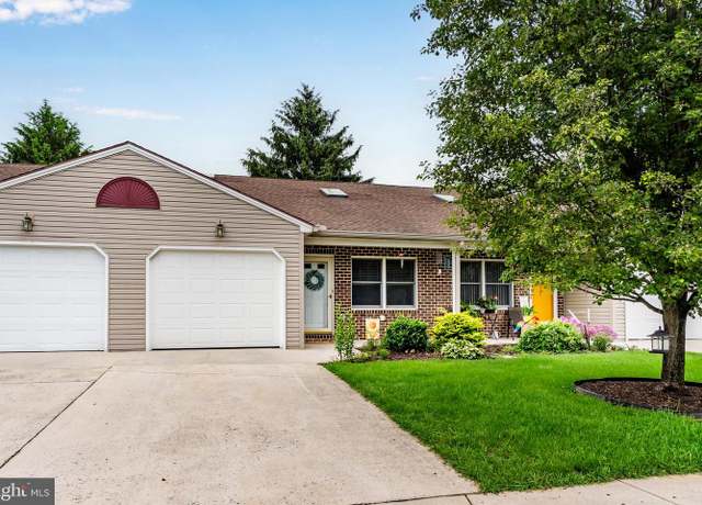 Property at 419 Dogwood Ct, Carlisle, PA 17013, 2 beds, 2 baths