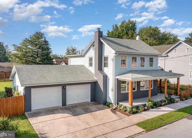 Property at 29 W Main St, Hershey, PA 17033, 3 beds, 1.5 baths