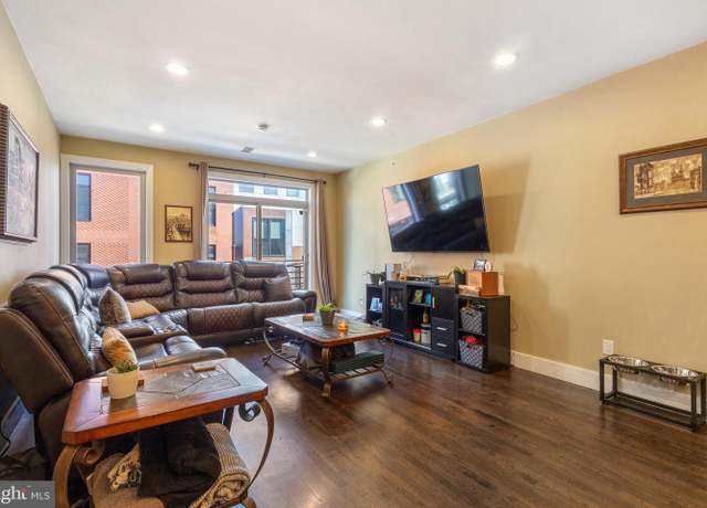 Property at 844 N 15th St Unit C, Philadelphia, PA 19130, 3 beds, 2.5 baths