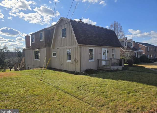 Property at 1112 Whiteford Rd, York, PA 17402, 5 beds, 2 baths