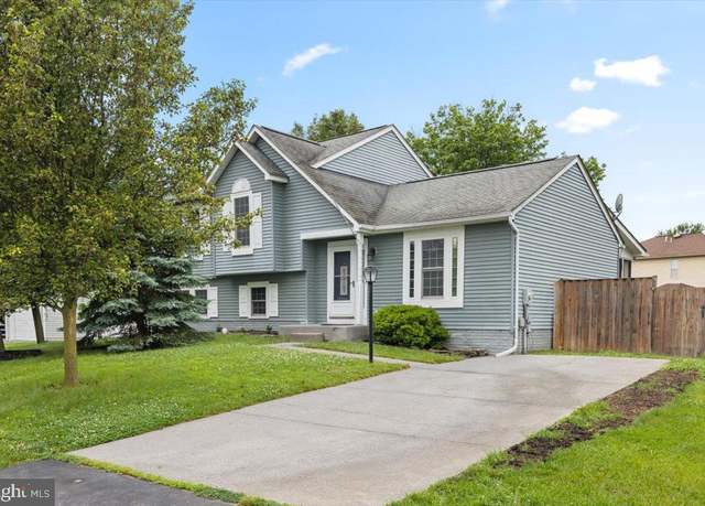 Property at 111 Fairfax Dr, Stephens City, VA 22655, 4 beds, 2 baths