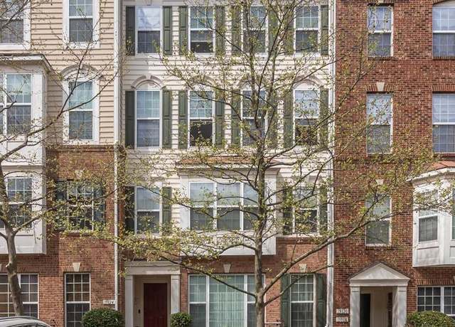 Property at 15124 Lilywood Ln, Haymarket, VA 20169, 3 beds, 2.5 baths
