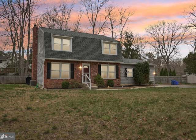 Property at 499 Tuckerton Rd, Medford, NJ 08055, 3 beds, 2.5 baths