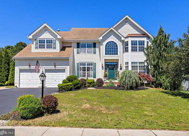 Property at 19 Jon Dr, Barnegat, NJ 08005, 4 beds, 2.5 baths