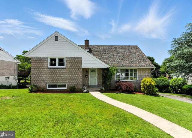 Property at 312 Wellington, Reading, PA 19609, 3 beds, 2.5 baths