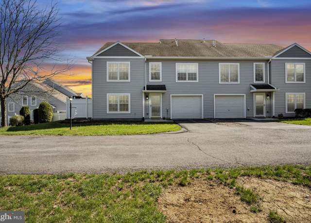 Property at 77 Courtyard Dr, Carlisle, PA 17013, 3 beds, 2.5 baths