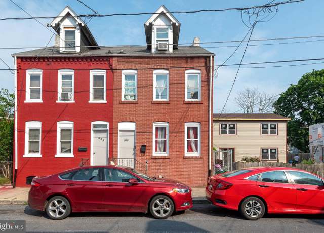 Property at 550 Woodward St, Lancaster, PA 17602, 4 beds, 1 bath