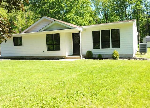 Property at 4433 Vera Cruz Rd, Center Valley, PA 18034, 4 beds, 2 baths