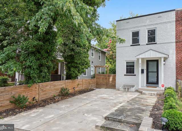 Property at 312-E Duncan Ave, Alexandria, VA 22301, 3 beds, 3.5 baths