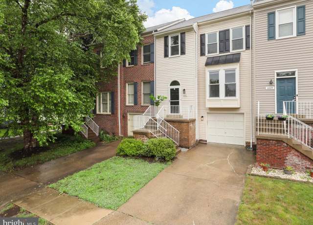 Property at 6427 Brass Button Ct, Centreville, VA 20121, 3 beds, 3.5 baths