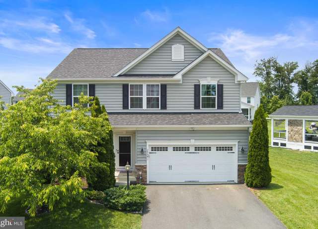 Property at 25541 Emerson Oaks Dr, Aldie, VA 20105, 4 beds, 2.5 baths
