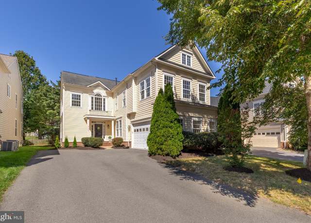 Property at 21997 Stonestile Pl, Broadlands, VA 20148, 4 beds, 2.5 baths
