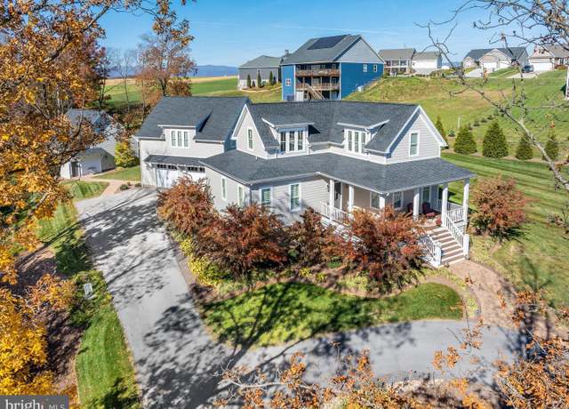 Property at 236 Northview Dr, Dayton, VA 22821, 4 beds, 4.5 baths