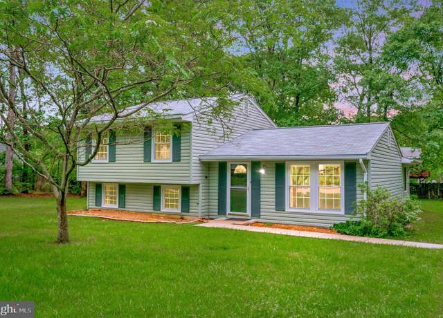 Property at 705 Churchill Dr, Fredericksburg, VA 22407, 3 beds, 1.5 baths