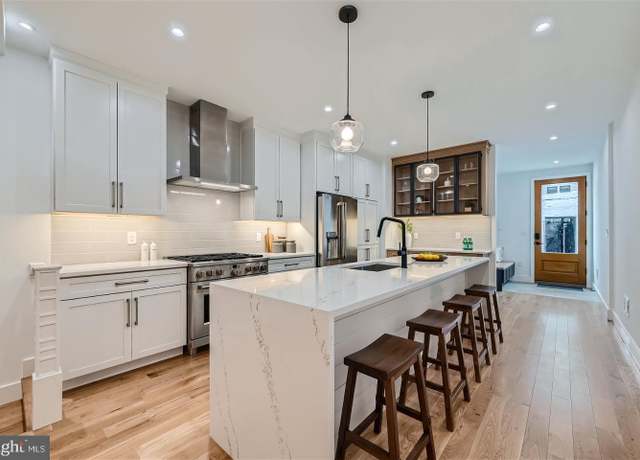 Property at 3236 Foster Ave, Baltimore, MD 21224, 5 beds, 4.5 baths