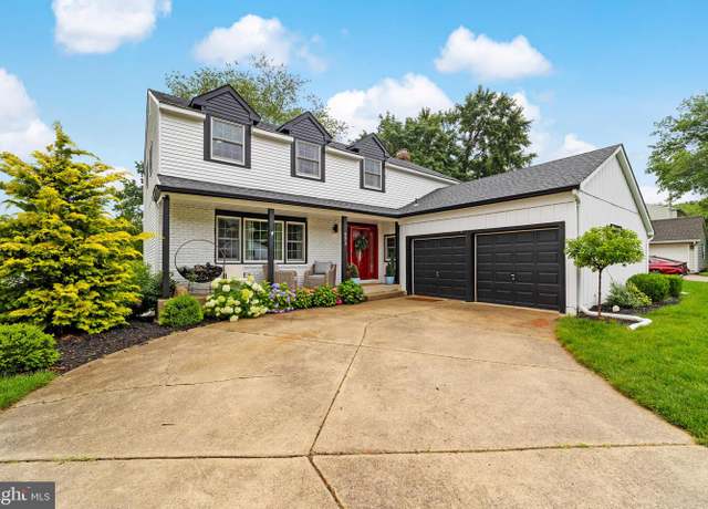 Property at 693 Lincoln Dr, Mount Laurel, NJ 08054, 4 beds, 2.5 baths