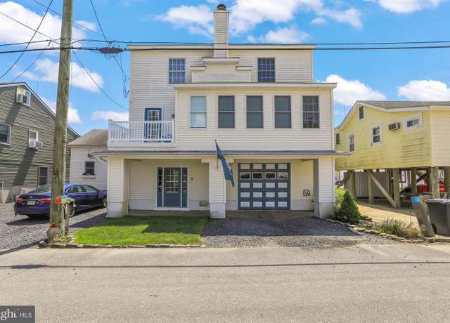 Property at 11 Avenue D, Manahawkin, NJ 08050, 4 beds, 3.5 baths
