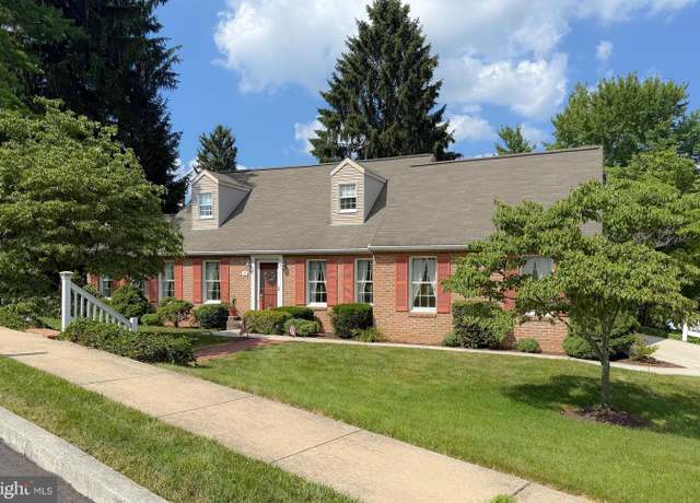 Property at 19 Paddock Ln, Camp Hill, PA 17011, 3 beds, 2 baths