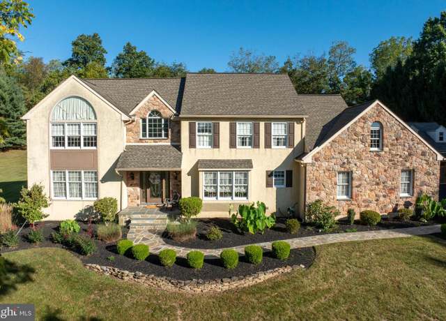 Property at 137 Barton Dr, Spring City, PA 19475, 5 beds, 3.5 baths