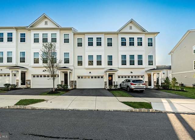 Property at 228 Red Leaf Ln, Exton, PA 19341, 3 beds, 2.5 baths