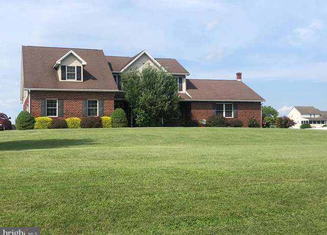 Property at 26 Jamestown Rd, Shippensburg, PA 17257, 4 beds, 3.5 baths