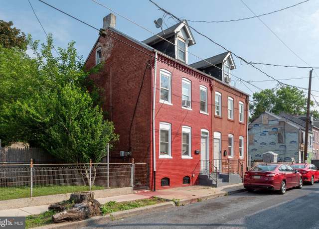 Property at 552 Woodward St, Lancaster, PA 17602, 4 beds, 1.5 baths