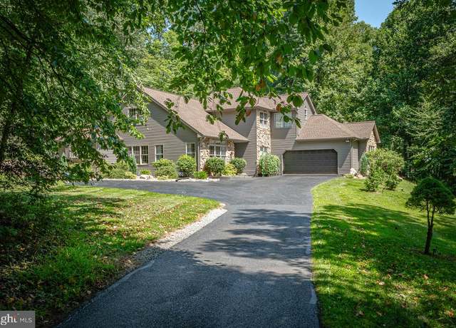 Property at 1273 Ash Ln, Lebanon, PA 17042, 5 beds, 2.5 baths