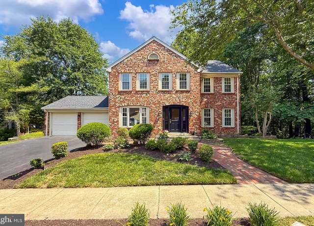 Property at 9200 Dorothy Ln, Springfield, VA 22153, 5 beds, 3.5 baths