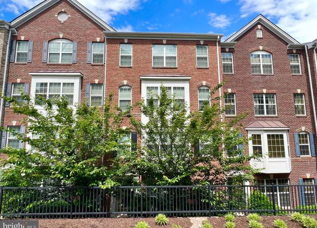 Property at 2259 Kew Gardens Dr, Woodbridge, VA 22191, 3 beds, 2.5 baths