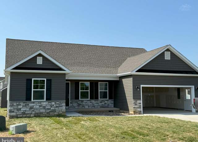 Property at 17 Santiago Cir, Martinsburg, WV 25403, 3 beds, 2 baths
