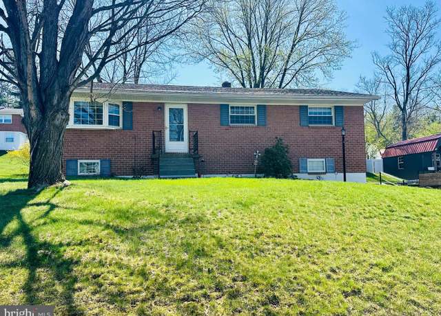Property at 658 5th St, Romney, WV 26757, 3 beds, 1.5 baths