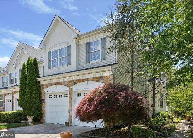 Property at 11 Weaver Dr, Marlton, NJ 08053, 3 beds, 2.5 baths