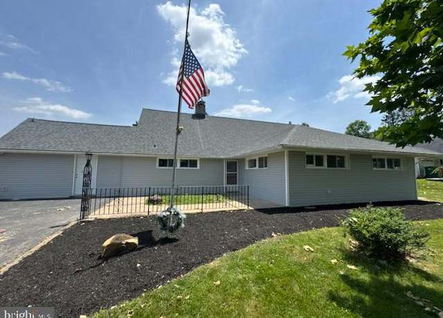 Property at 283 Snowball Dr, Levittown, PA 19056, 5 beds, 3.5 baths