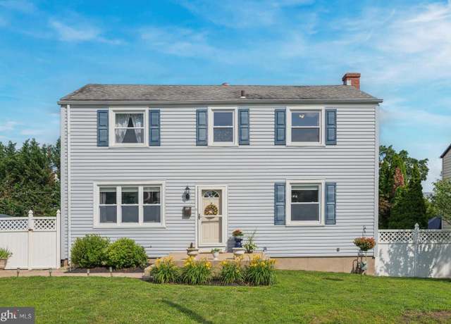 Property at 104 Scheivert Ave, Aston, PA 19014, 3 beds, 2 baths