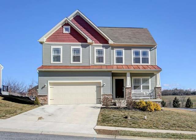 Property at 518 Evangeline Dr, Waynesboro, PA 17268, 4 beds, 2.5 baths