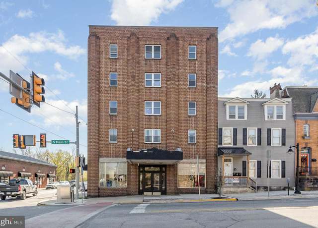 Property at 20 S Main St, Lewistown, PA 17044, 43 beds