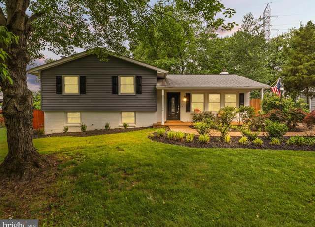 Property at 800 Williamsburg Rd, Sterling, VA 20164, 3 beds, 3 baths