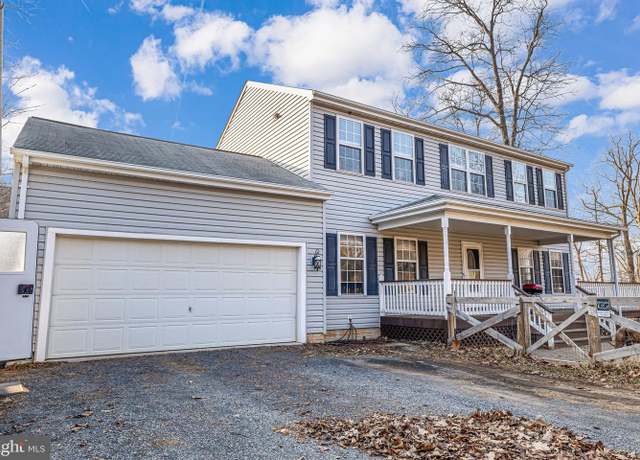 Property at 153 Hunter Ave, Chester Gap, VA 22623, 3 beds, 2.5 baths