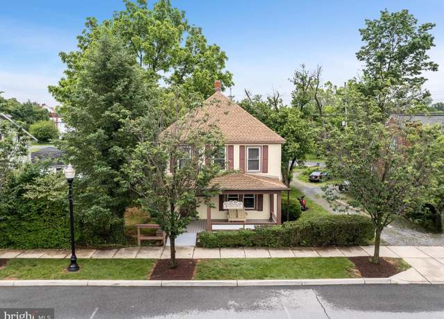 Property at 507 S Fairfax Blvd, Charles Town, WV 25414, 3 beds, 1.5 baths