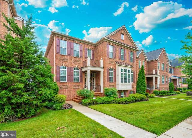 Property at 140 Crown Farm Dr, Gaithersburg, MD 20878, 5 beds, 4.5 baths