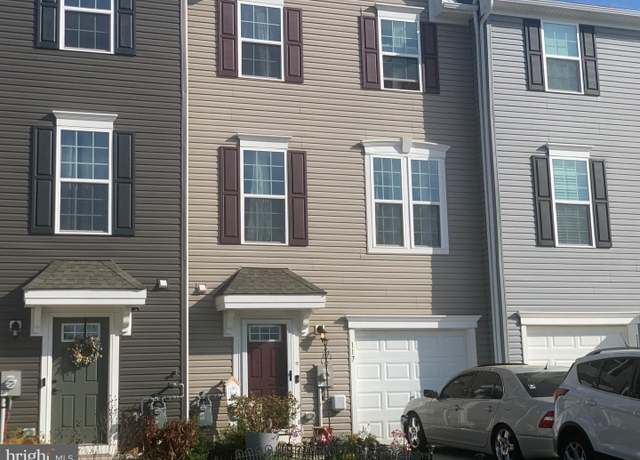Property at 117 Plaza Dr, Sicklerville, NJ 08081, 3 beds, 3 baths