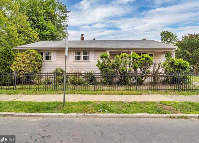 Property at 321 Edgewood Ave, Audubon, NJ 08106, 3 beds, 1 bath
